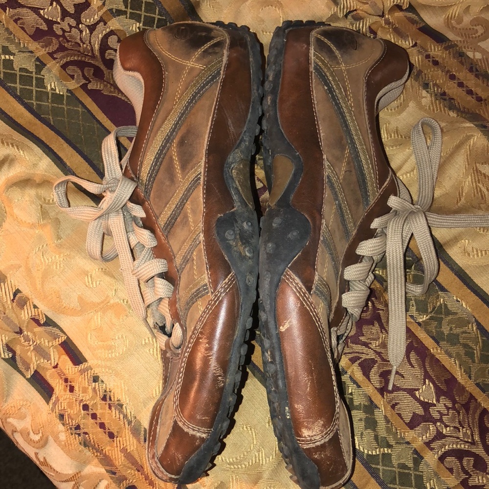Shoes - Picture 3 of 4